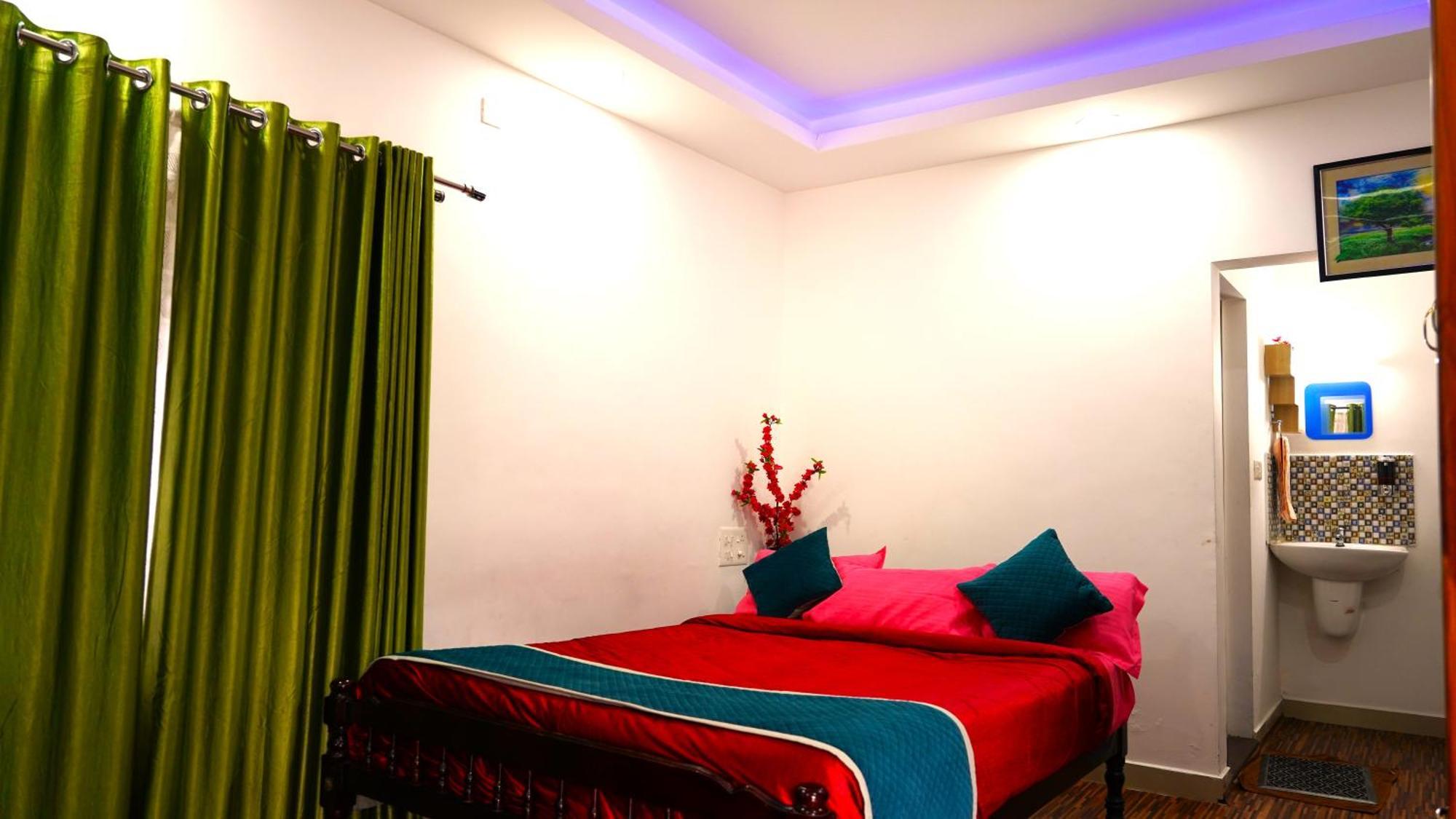 Arabian Nights Munnar Villa Exterior photo